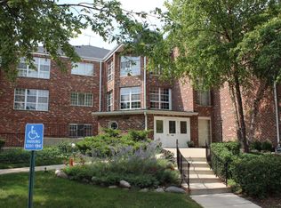 540 Biesterfield Rd #B116, Elk Grove Village, IL 60007