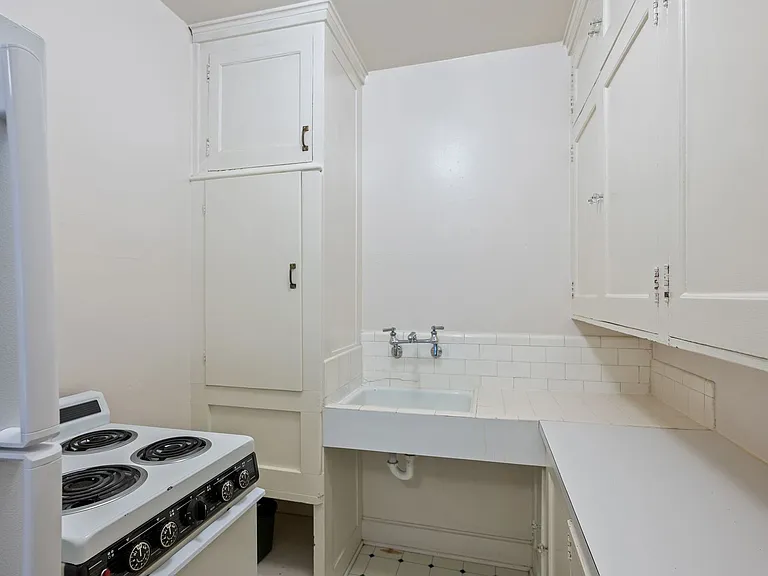 Discover Downtown Living at Chasselton Apartments — Photo 9