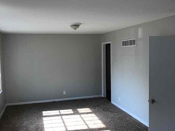 2nd image of 10206 Belmont Ave