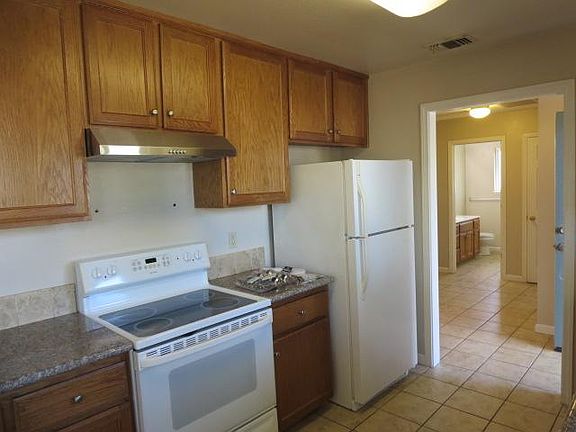 3rd image of 1080 Lake Glen Way
