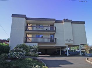2121 SW 152nd St APT 203, Burien, WA 98166