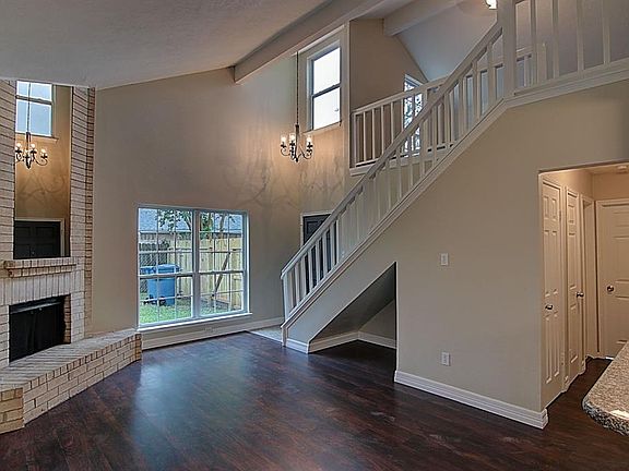 4th image of 15104 Grassington Dr