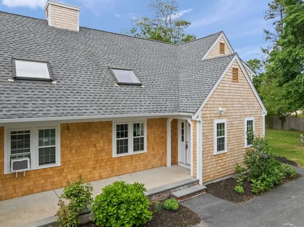 176 Palmer Ave #2, Falmouth, MA 02540