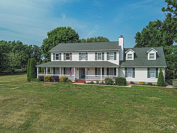 4th image of 107 Chestnut Ln