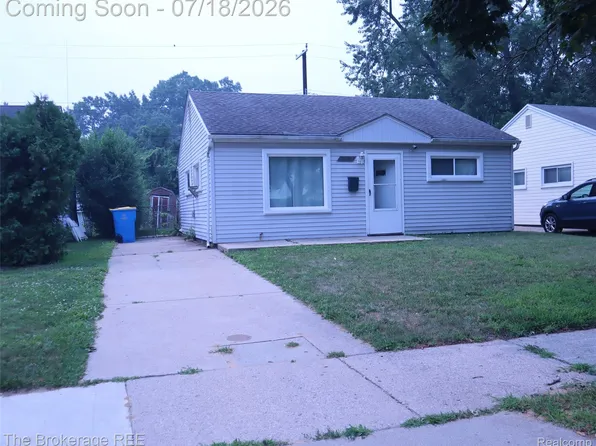 34861 John St, Wayne, MI 48184