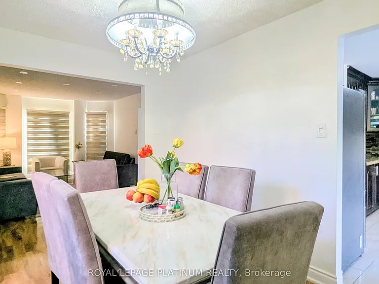 4 Gervais Dr — Photo 8