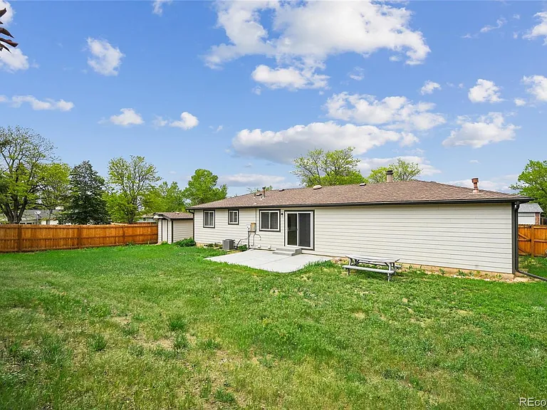 15140 E Columbia Dr — Photo 24