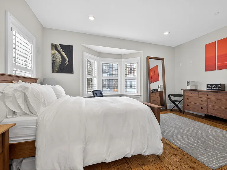 844 E 4th St #2 — Photo 9