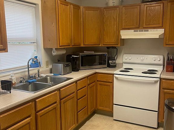 3rd image of 212 W Union St APT 1
