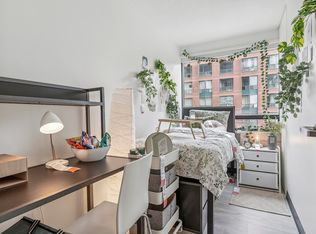 111 Carlton St, Toronto, ON M5B 2G3
