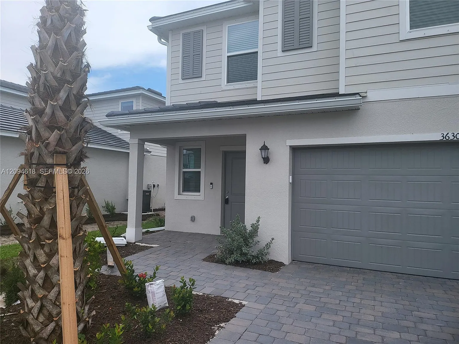 5 bed, 2.5 bath, $3,100 — Photo 2