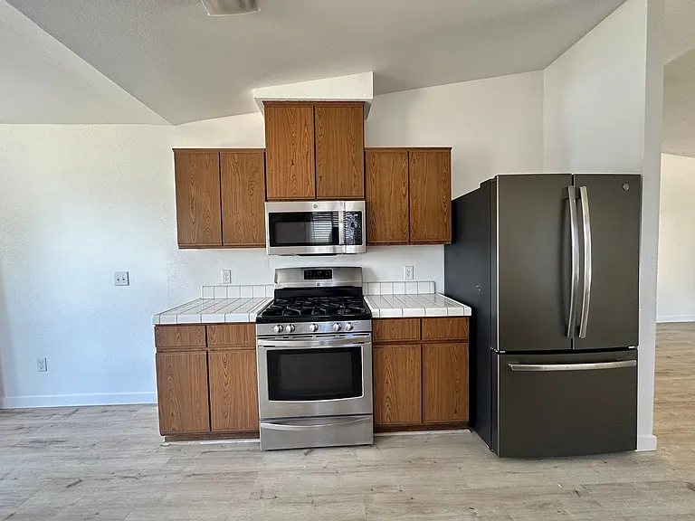 2324 W Delta Ave — Photo 7