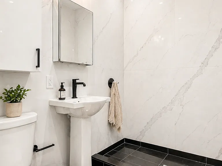 176 Stanton St #1C — Photo 8