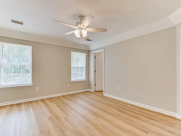 1955 Shoreline Dr — Photo 14