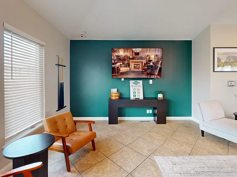 1304 Palmer Dr — Photo 4