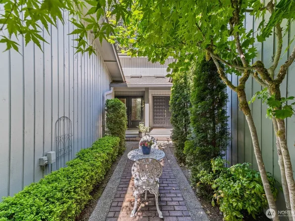 909 30th Street NW #2C, Gig Harbor, WA 98335
