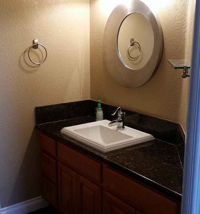 1/2 bath