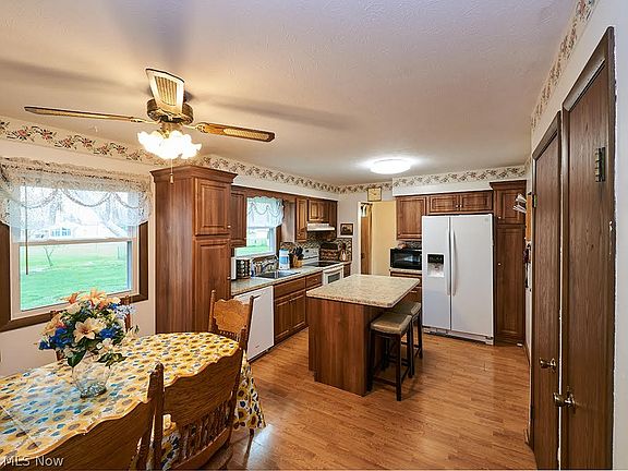 3rd image of 8422 Lorraine Dr