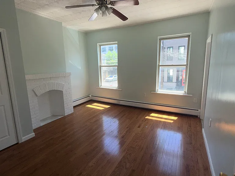 171 New York Ave #2 — Photo 6