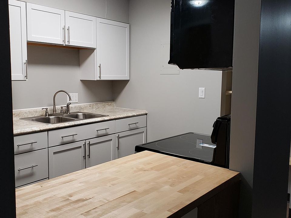 1st image of 119 1st Ave NE #6