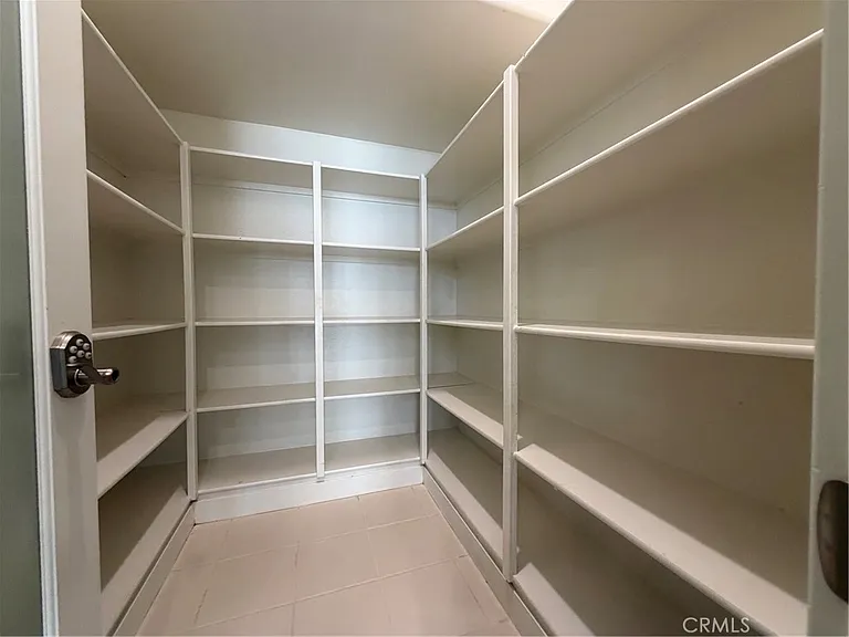 802 Beacon — Photo 23