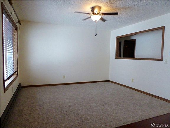 4th image of 10 S Cove Ave APT 36