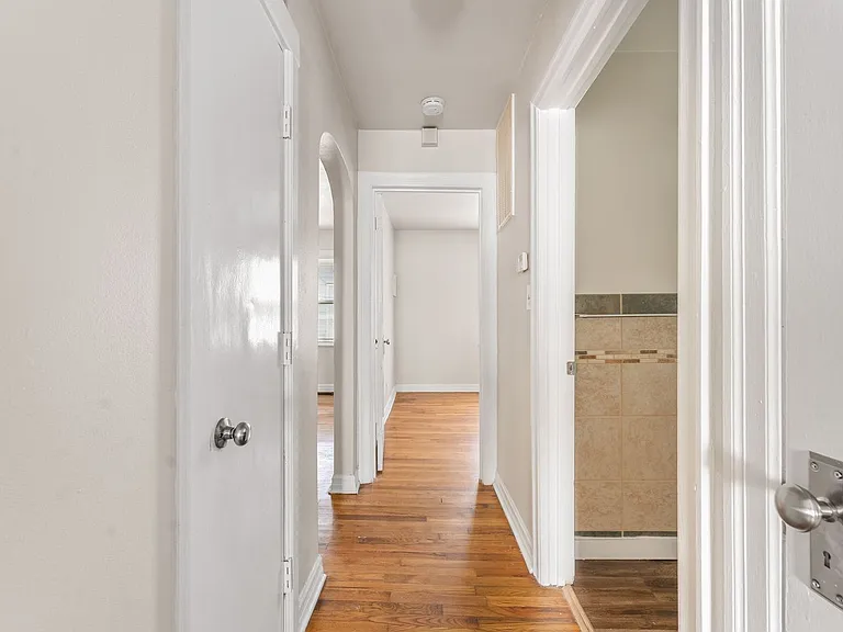611 W Minota St — Photo 19