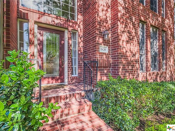 4th image of 1828 Chasewood Dr