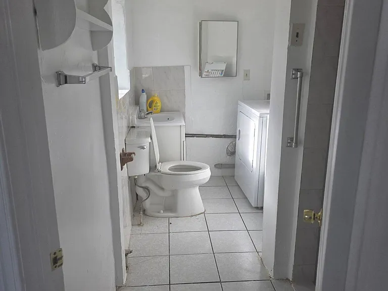 4642 Walter Ln #B — Photo 9