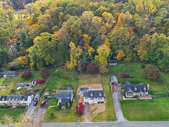 2nd image of 2105 Stringtown Rd