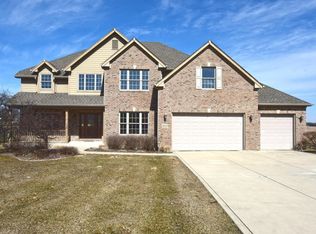 10225 California Dr, Crown Point, IN 46307