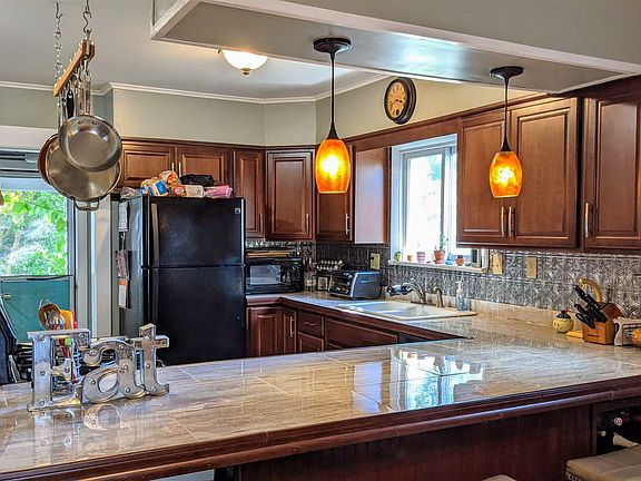4th image of 36 Lincoln Ave