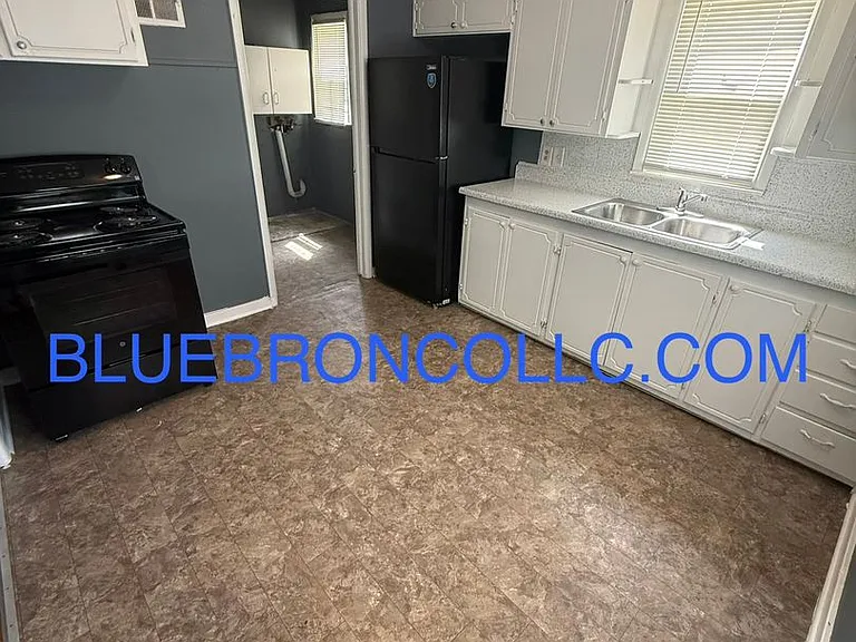 1110 N Union St — Photo 3