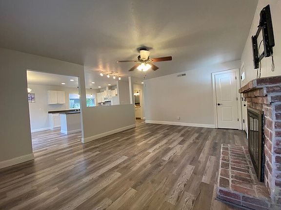 3rd image of 1519 Sierra Gardens Dr