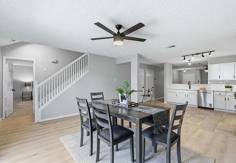 1379 Honeysuckle Ln — Photo 11