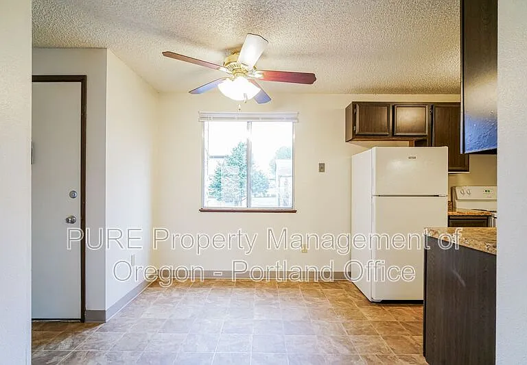 Parkway Garden — Photo 35