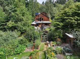 3700 Redtail Ln, Clinton, WA 98236