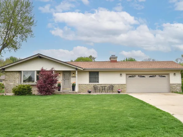 15065 West Mayflower DRIVE, New Berlin, WI 53151