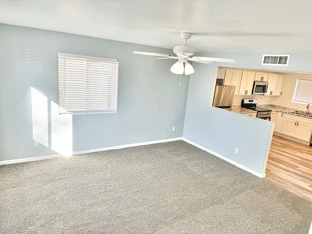 Building Photo - 2602 W Ocotillo Rd #1