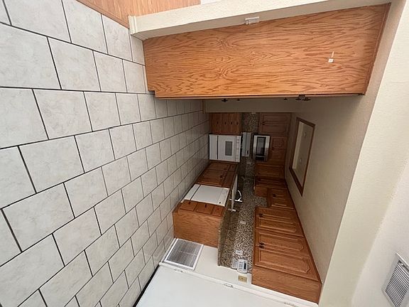 4th image of 2257 S Fern Ave APT C