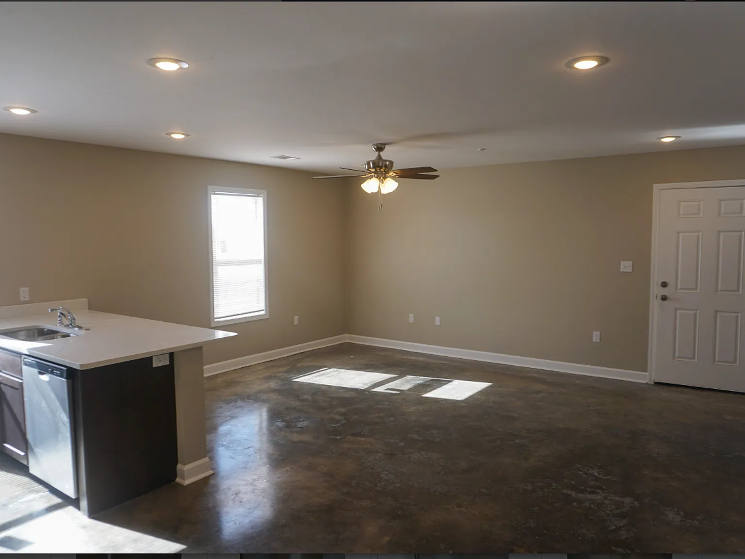 Parkview Apartments — Photo 3