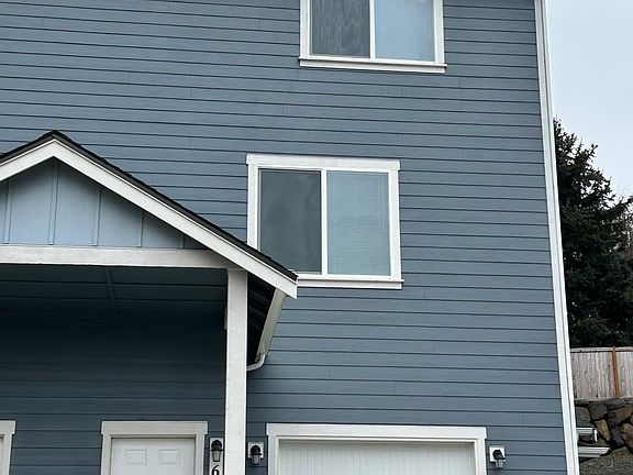 4th image of 613 Hansen St SE #A