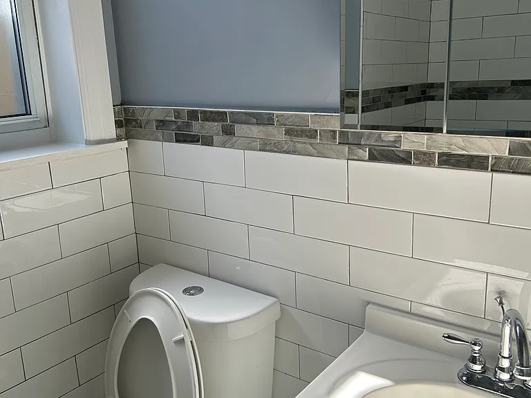 662 Avenue A — Photo 7