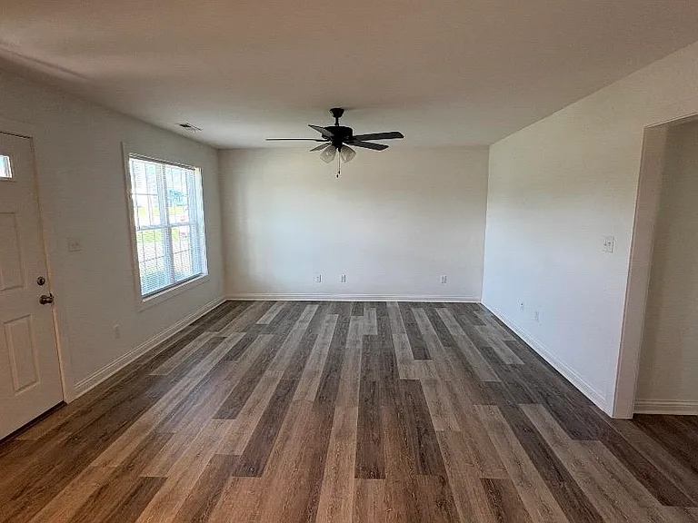 1266 Magnolia St — Photo 3