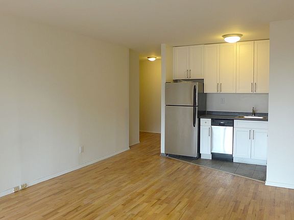 3rd image of 241 E 86th St APT 10F