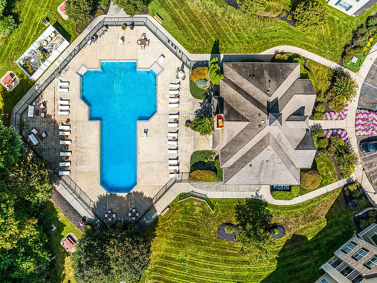 new-hampshire-commons-exteriors-and-amenities-13