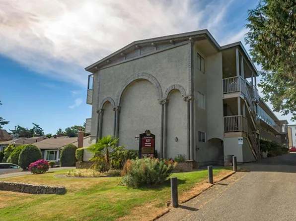 827 Selkirk Ave, Esquimalt, BC V9A 2T7