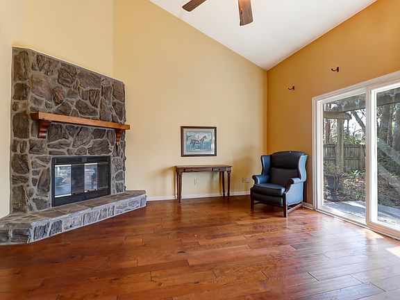 4th image of 1958 Blythewood Ct