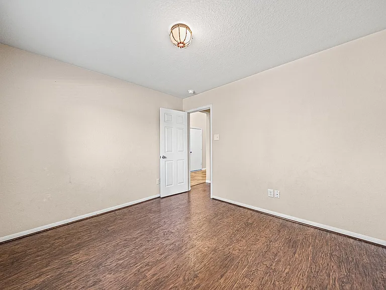 13914 Juniper Bend Ln — Photo 6