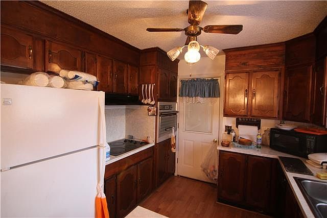 2nd image of 2504 Deerpath Dr